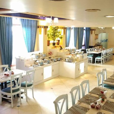 Royal Fort Hotel Visakhapatnam Buitenkant foto