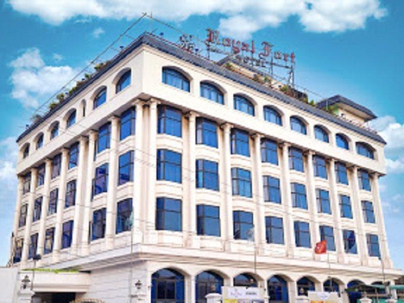 Royal Fort Hotel Visakhapatnam Buitenkant foto