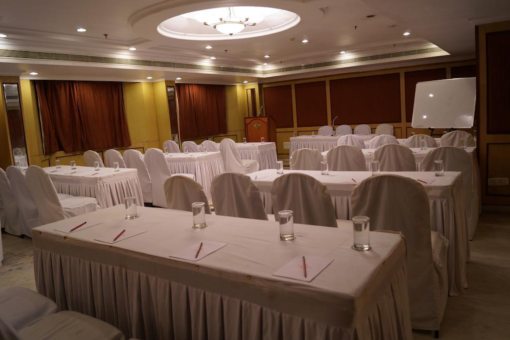 Royal Fort Hotel Visakhapatnam Buitenkant foto