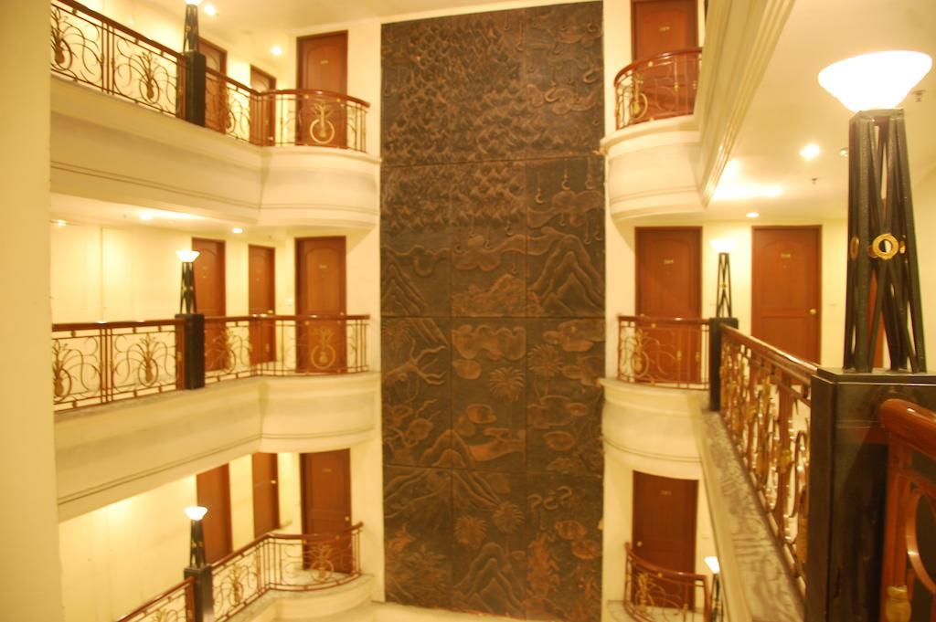 Royal Fort Hotel Visakhapatnam Buitenkant foto