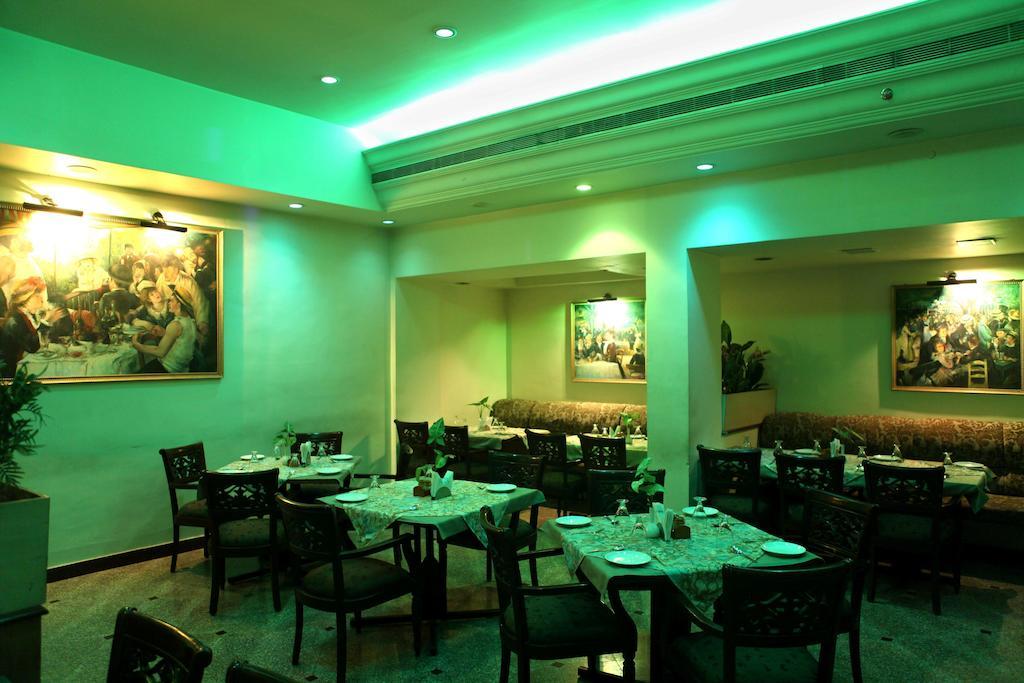 Royal Fort Hotel Visakhapatnam Buitenkant foto