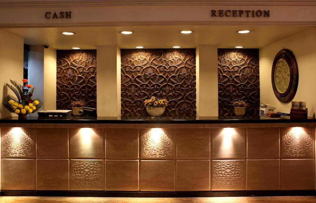 Royal Fort Hotel Visakhapatnam Buitenkant foto