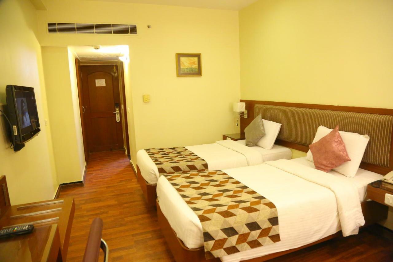Royal Fort Hotel Visakhapatnam Buitenkant foto
