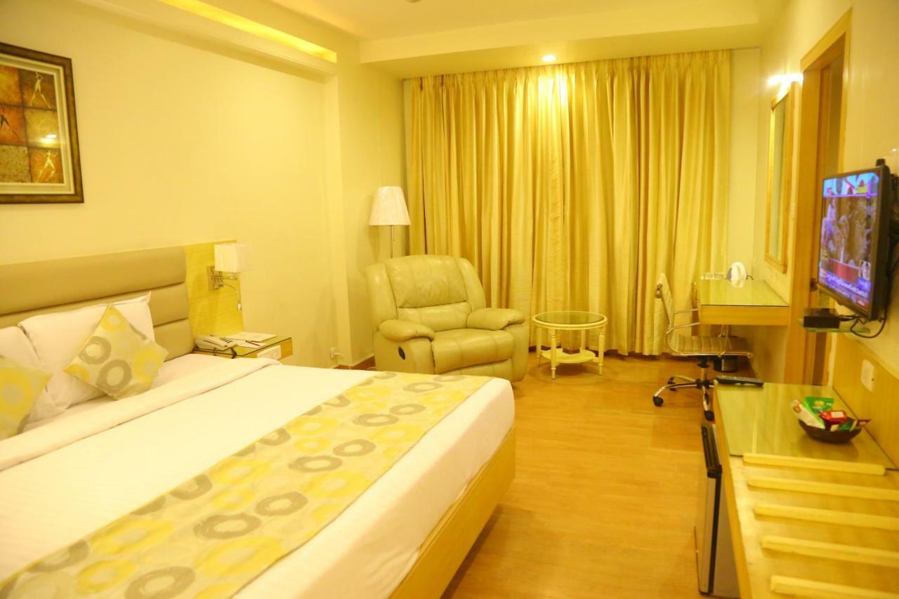 Royal Fort Hotel Visakhapatnam Buitenkant foto